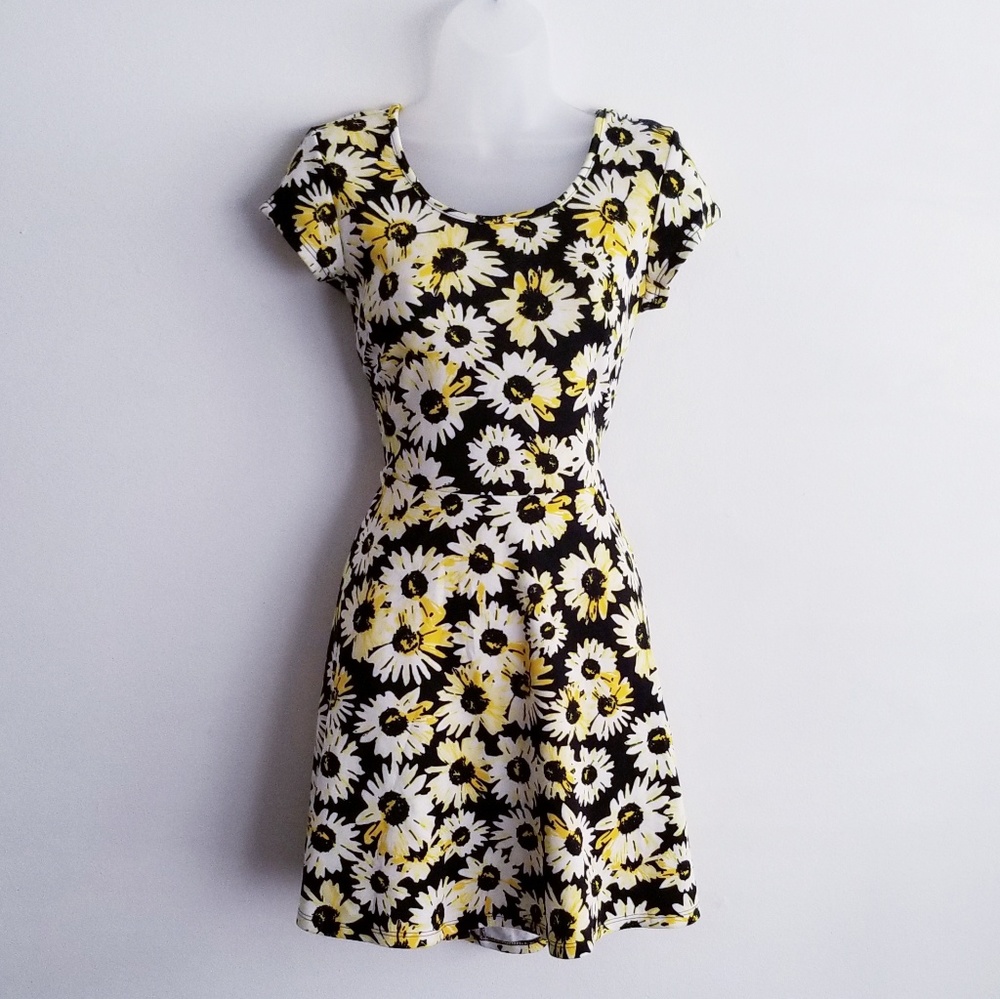 Snap Daisy Dress